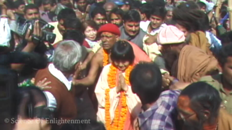 Crowds swarmed to receive blessing from Yogmata after her achievement of Public Samadhi
